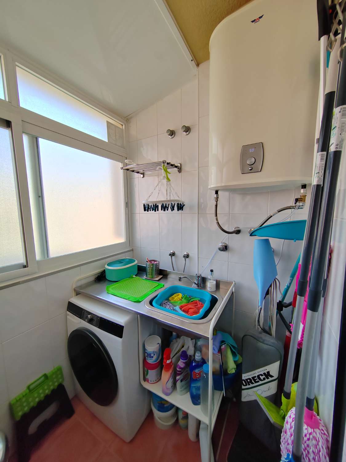 Vivienda Amplia y Luminosa a 50 Metros de la Playa – Caleta de Vélez