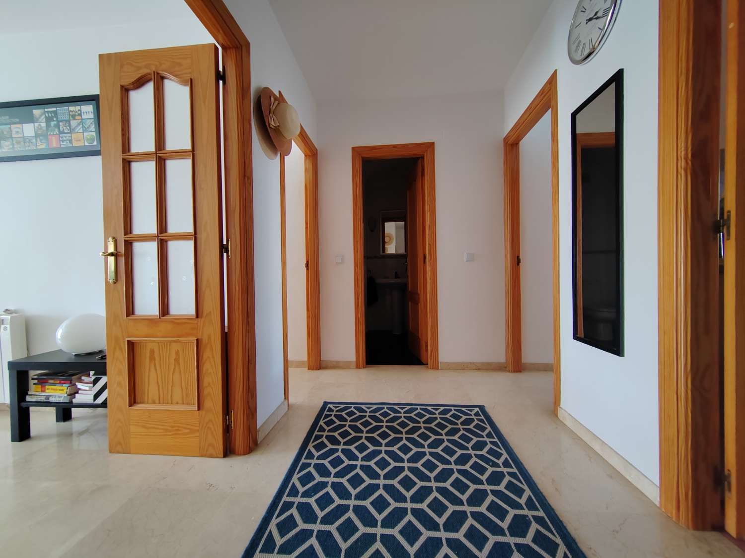 Vivienda Amplia y Luminosa a 50 Metros de la Playa – Caleta de Vélez