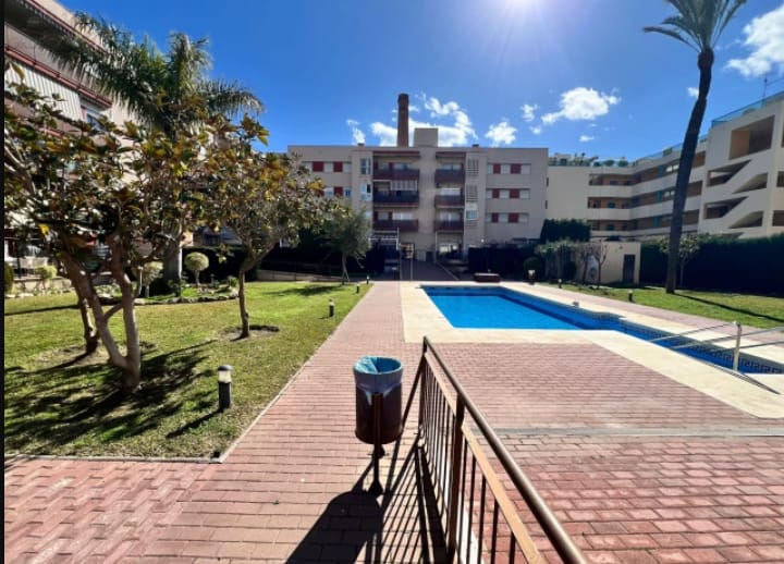 Spacious 3-bedroom home in La Azucarera area, just 7 minutes from the beach