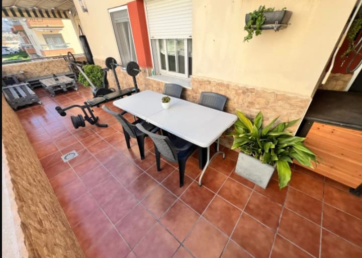 Spacious 3-bedroom home in La Azucarera area, just 7 minutes from the beach