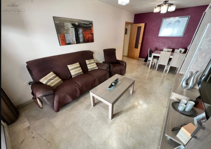 Spacious 3-bedroom home in La Azucarera area, just 7 minutes from the beach