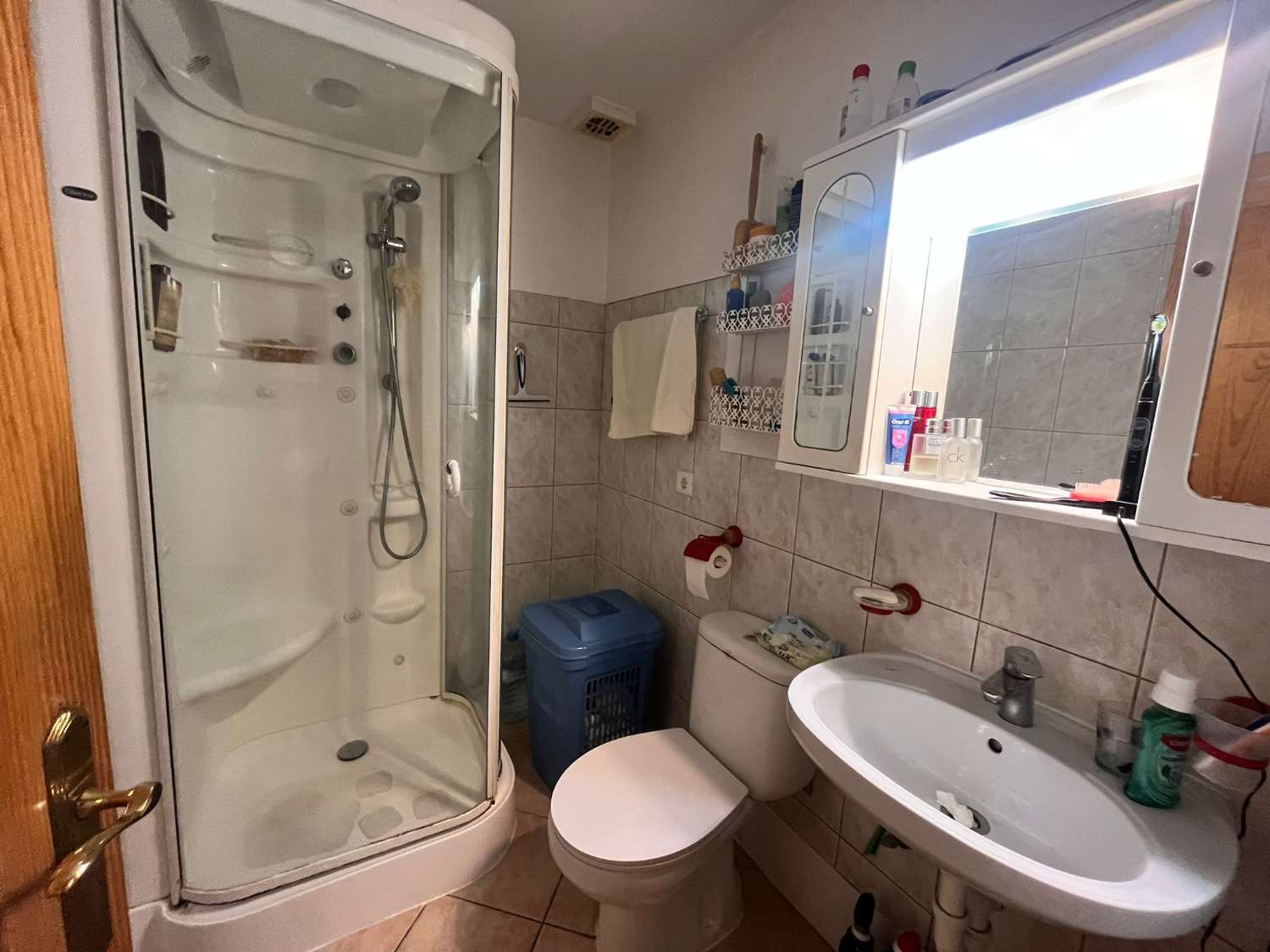 Apartamento con terraza soleada y vistas al mar a pocos pasos de la playa Torrecilla – Nerja