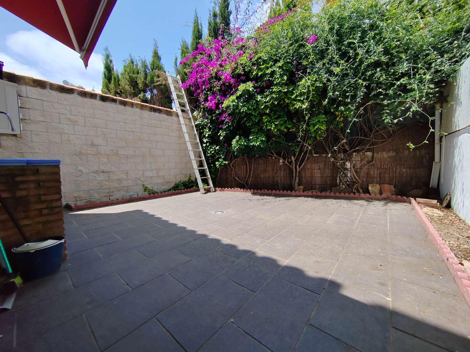 Vivienda en Viña Málaga, Torre del Mar – Vistas Espectaculares y Excelente Ubicación