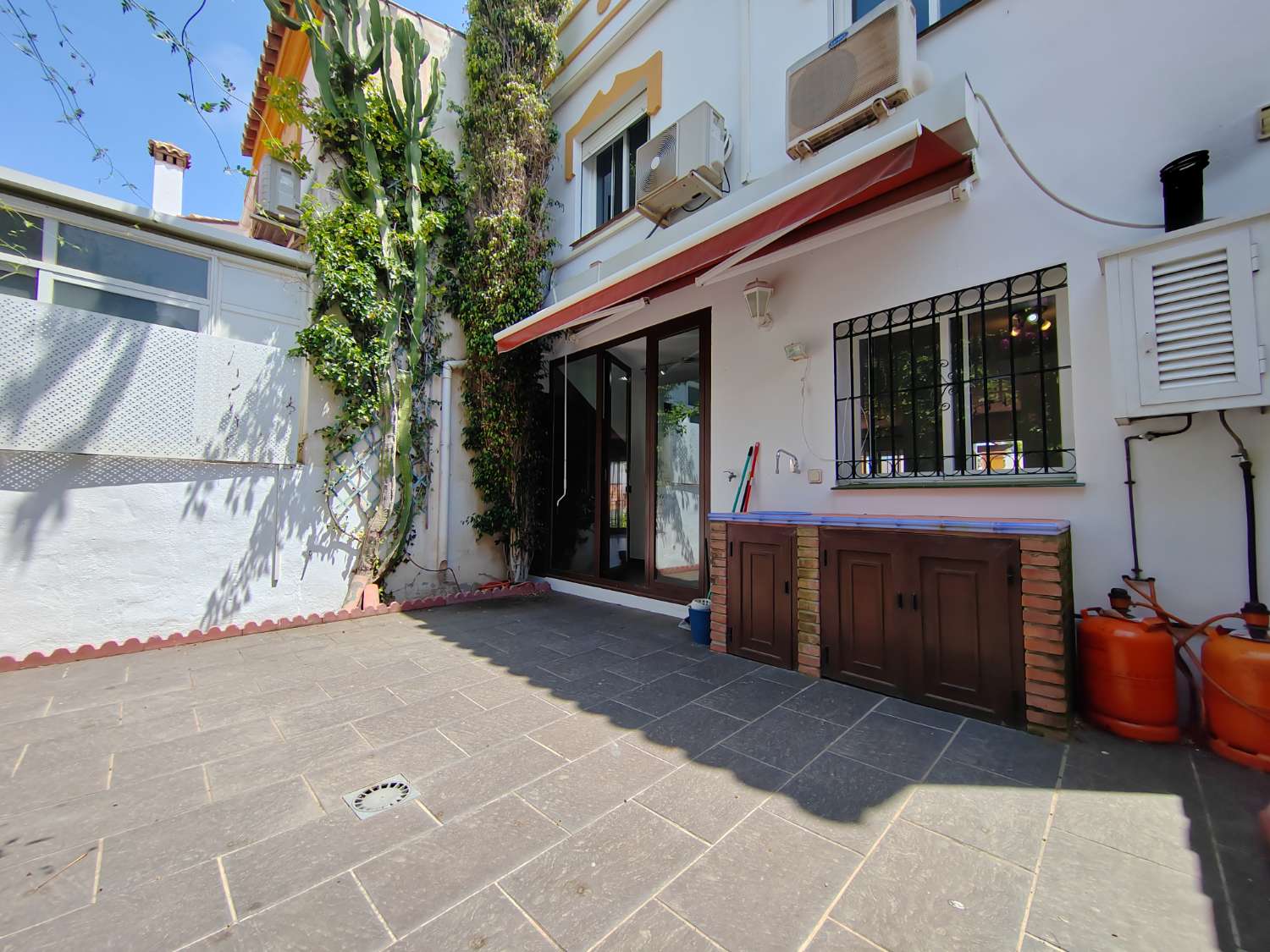 Vivienda en Viña Málaga, Torre del Mar – Vistas Espectaculares y Excelente Ubicación