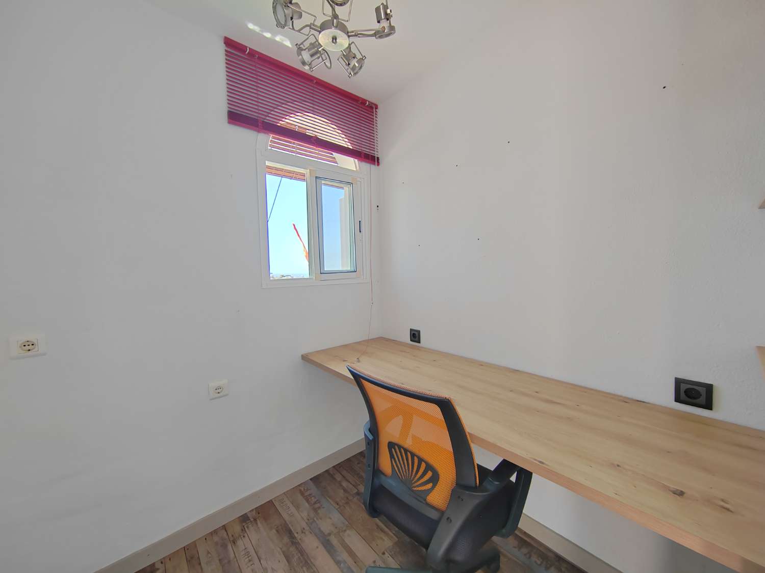 Vivienda en Viña Málaga, Torre del Mar – Vistas Espectaculares y Excelente Ubicación
