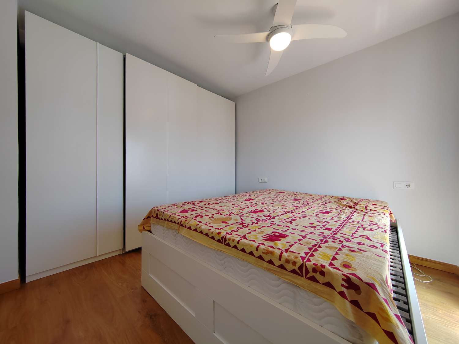 Vivienda en Viña Málaga, Torre del Mar – Vistas Espectaculares y Excelente Ubicación