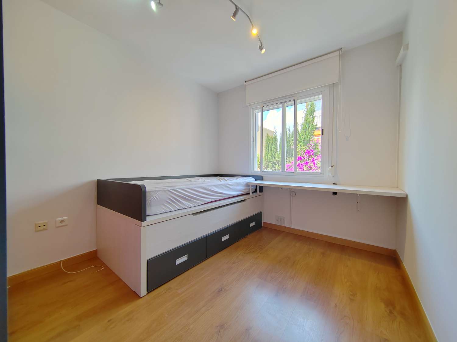 Vivienda en Viña Málaga, Torre del Mar – Vistas Espectaculares y Excelente Ubicación