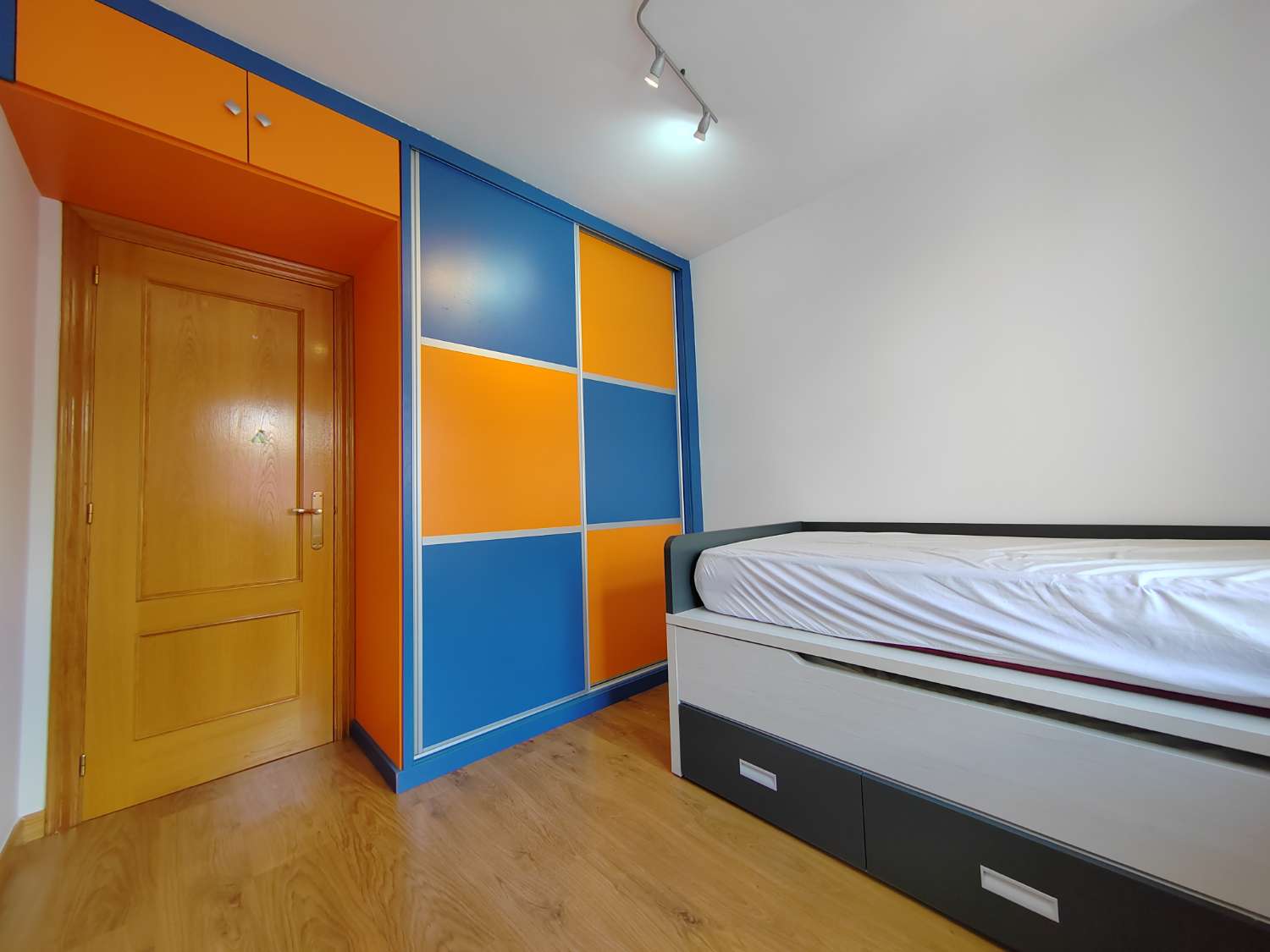 Vivienda en Viña Málaga, Torre del Mar – Vistas Espectaculares y Excelente Ubicación