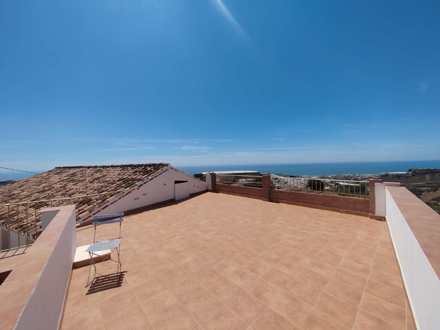 Maison de campagne avec vue sur mer et piscine, à 10 min de la plage