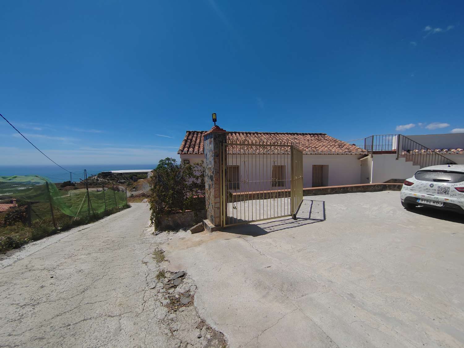 Maison de campagne avec vue sur mer et piscine, à 10 min de la plage