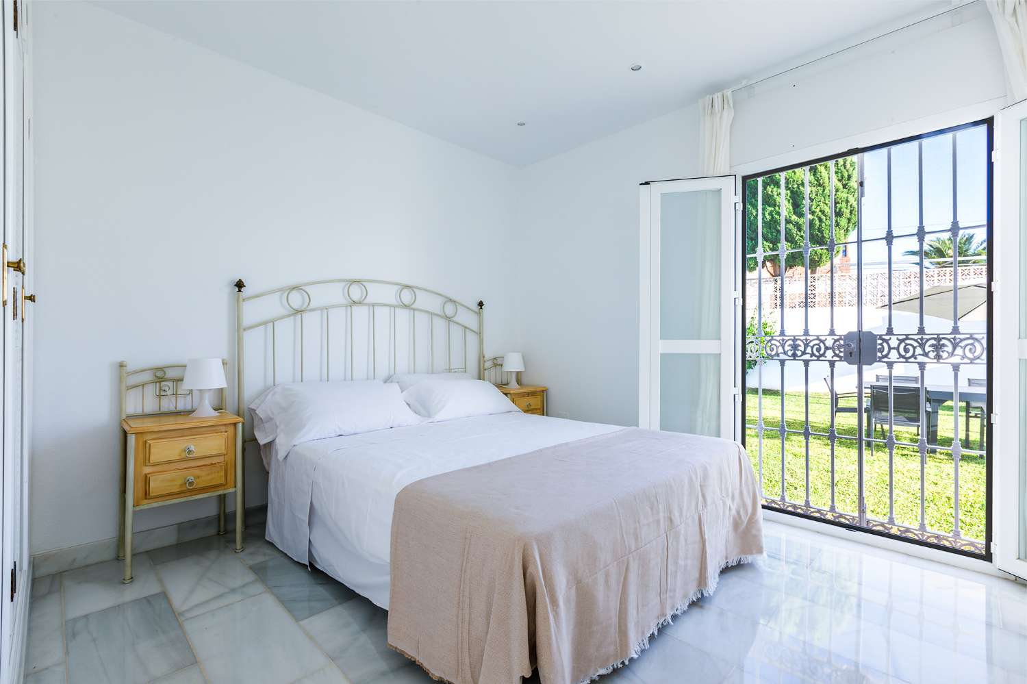 Villa independiente con vistas al mar y licencia turística