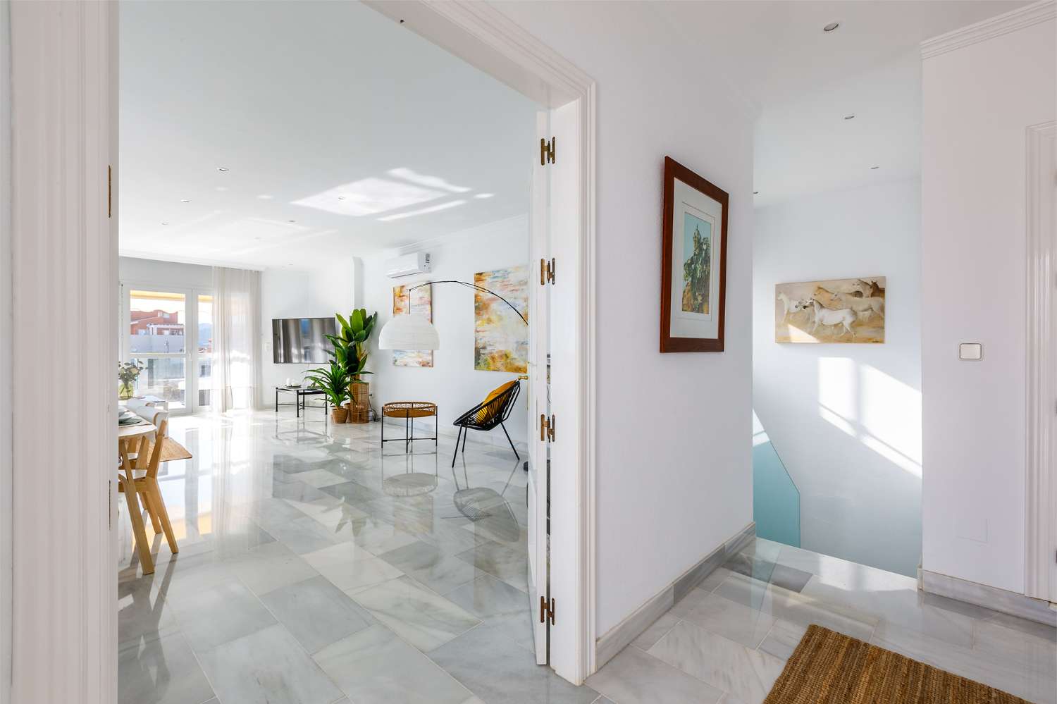 Villa independiente con vistas al mar y licencia turística