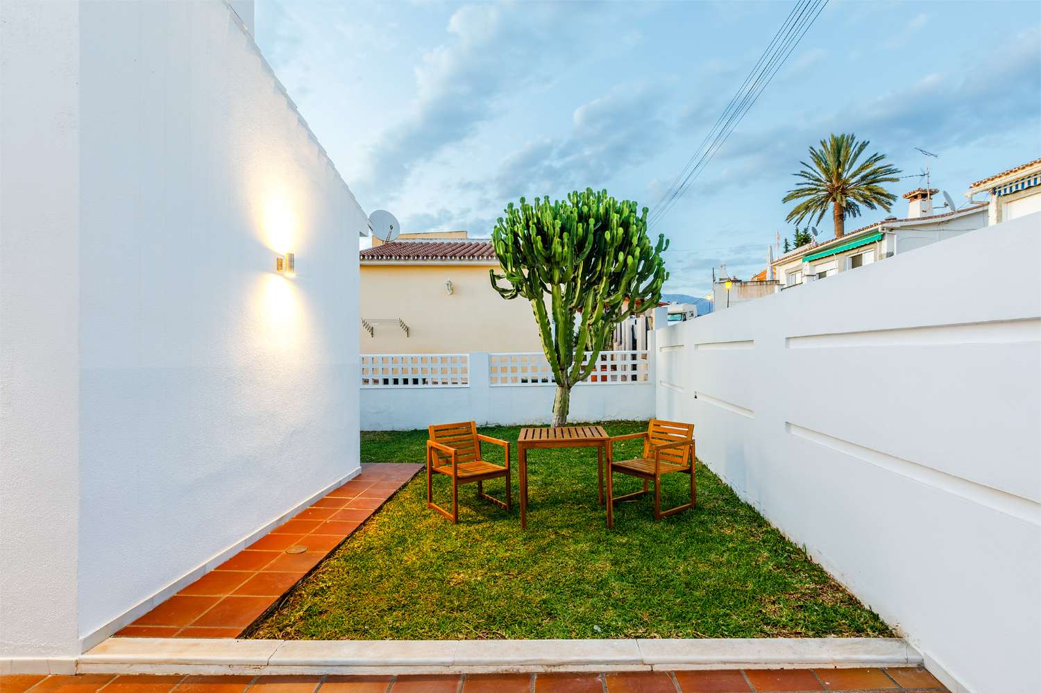 Villa independiente con vistas al mar y licencia turística