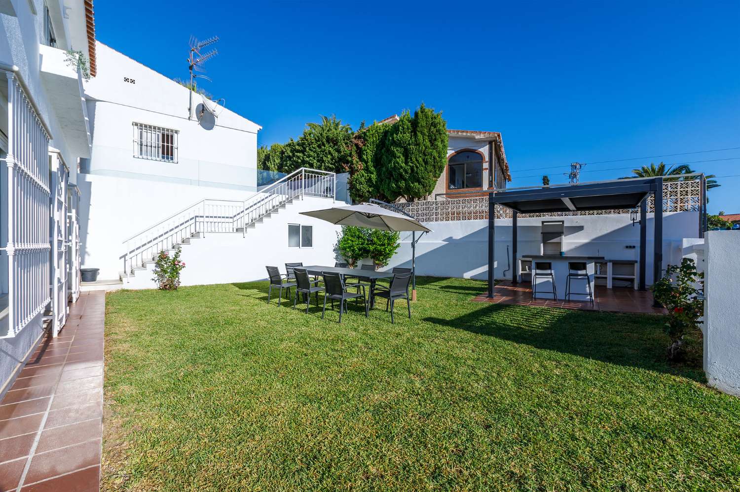 Villa independiente con vistas al mar y licencia turística