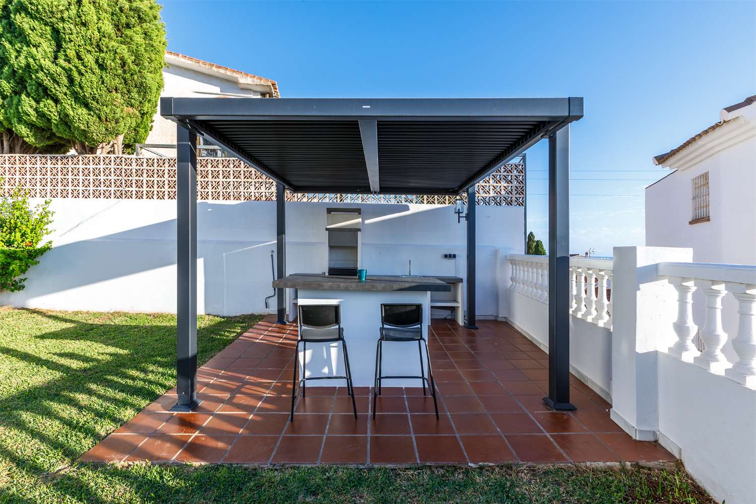 Villa independiente con vistas al mar y licencia turística