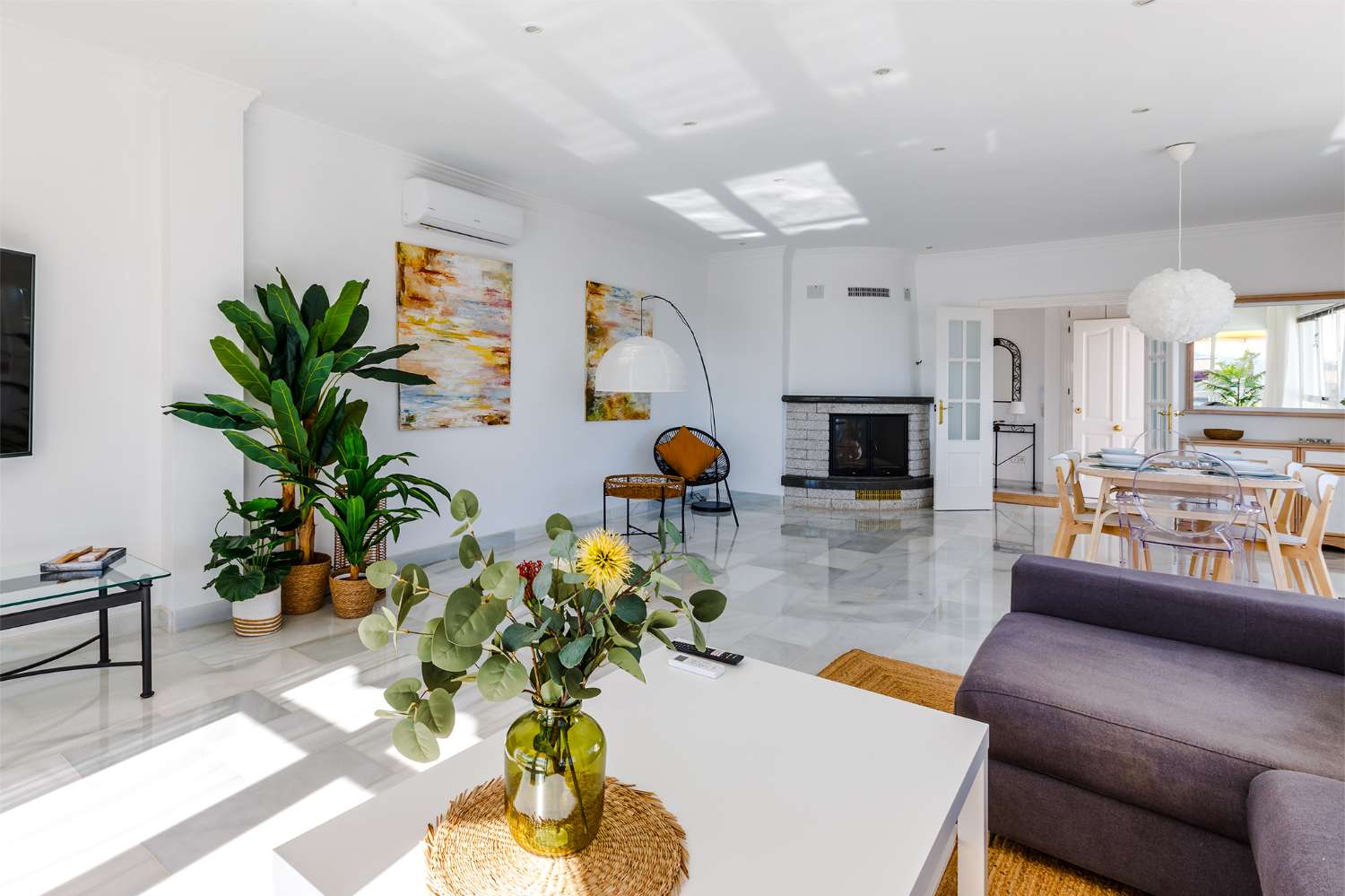 Villa independiente con vistas al mar y licencia turística