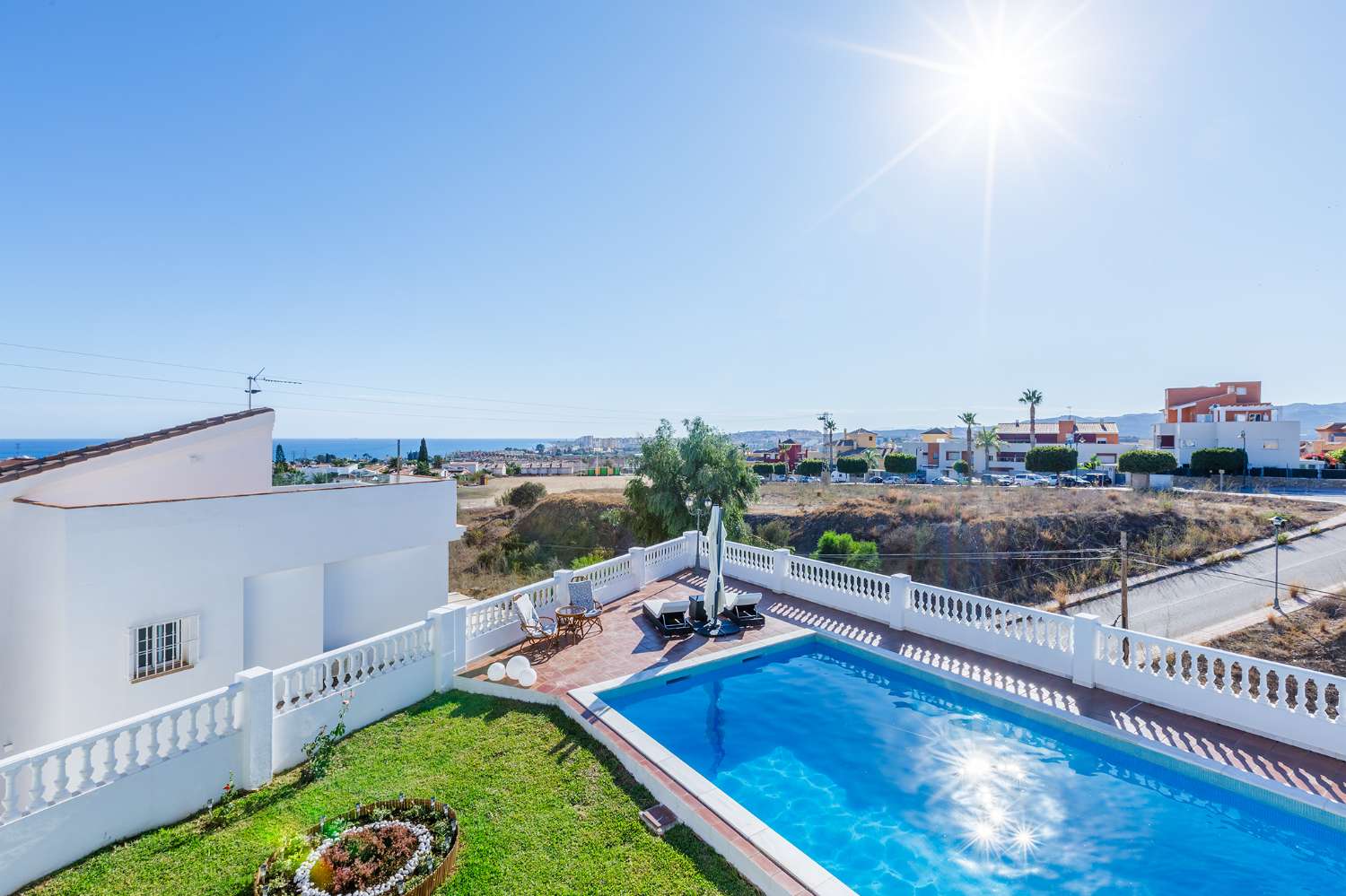 Villa independiente con vistas al mar y licencia turística