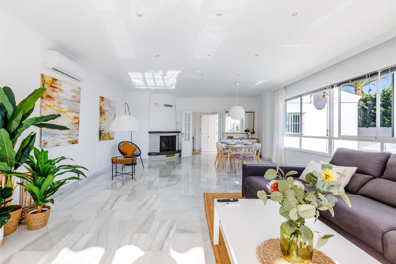 Villa independiente con vistas al mar y licencia turística