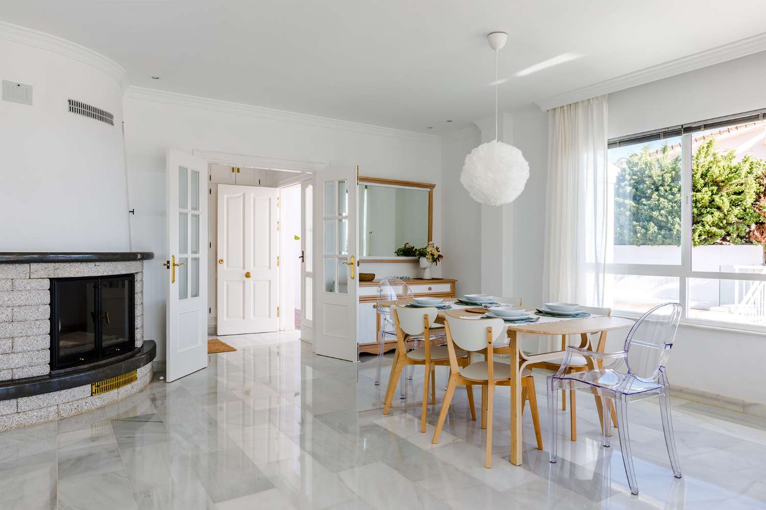 Villa independiente con vistas al mar y licencia turística