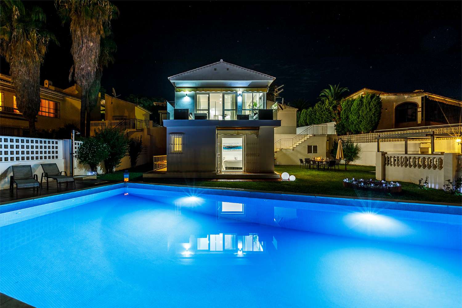 Villa independiente con vistas al mar y licencia turística