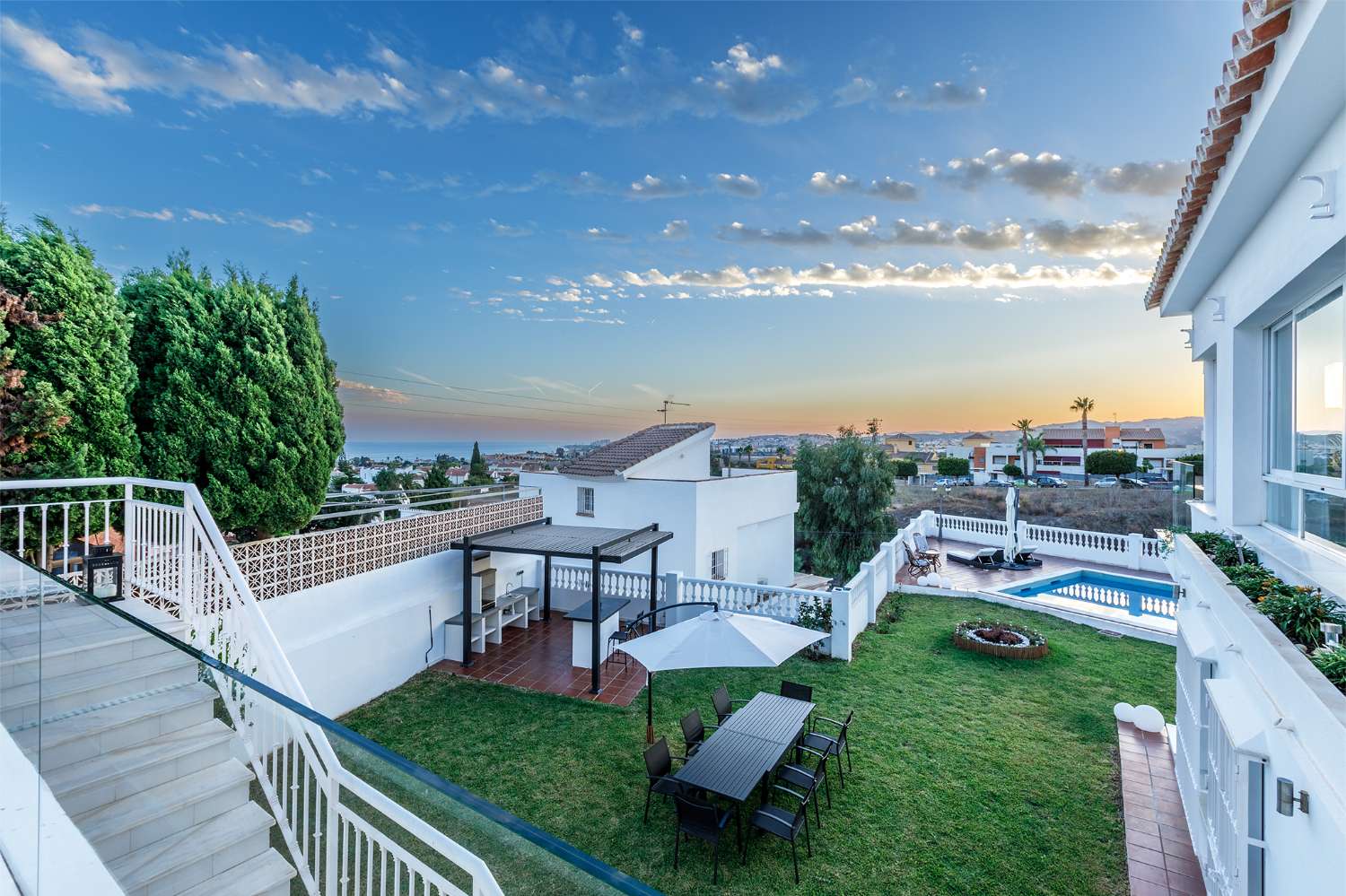 Villa independiente con vistas al mar y licencia turística