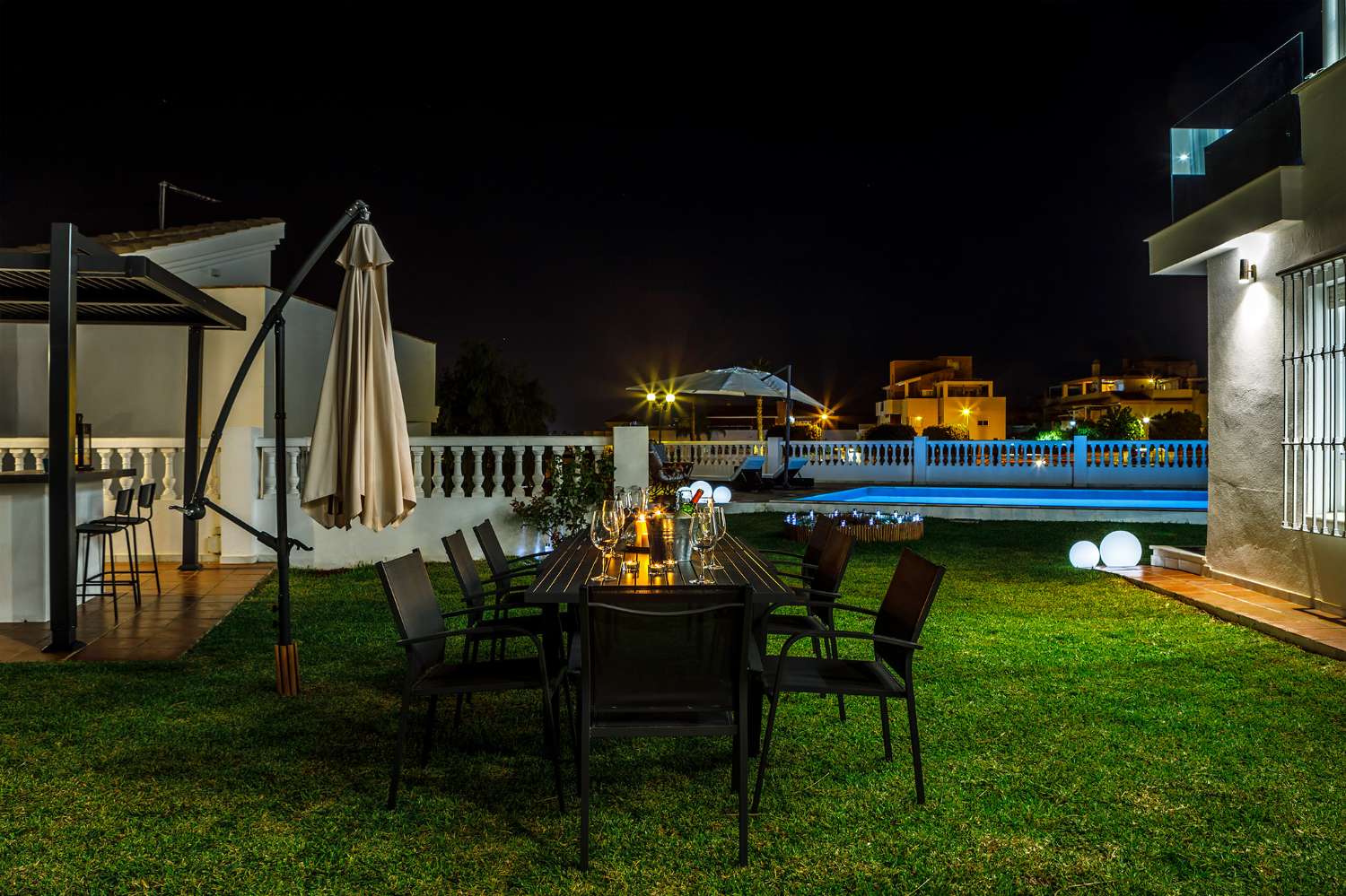 Villa independiente con vistas al mar y licencia turística