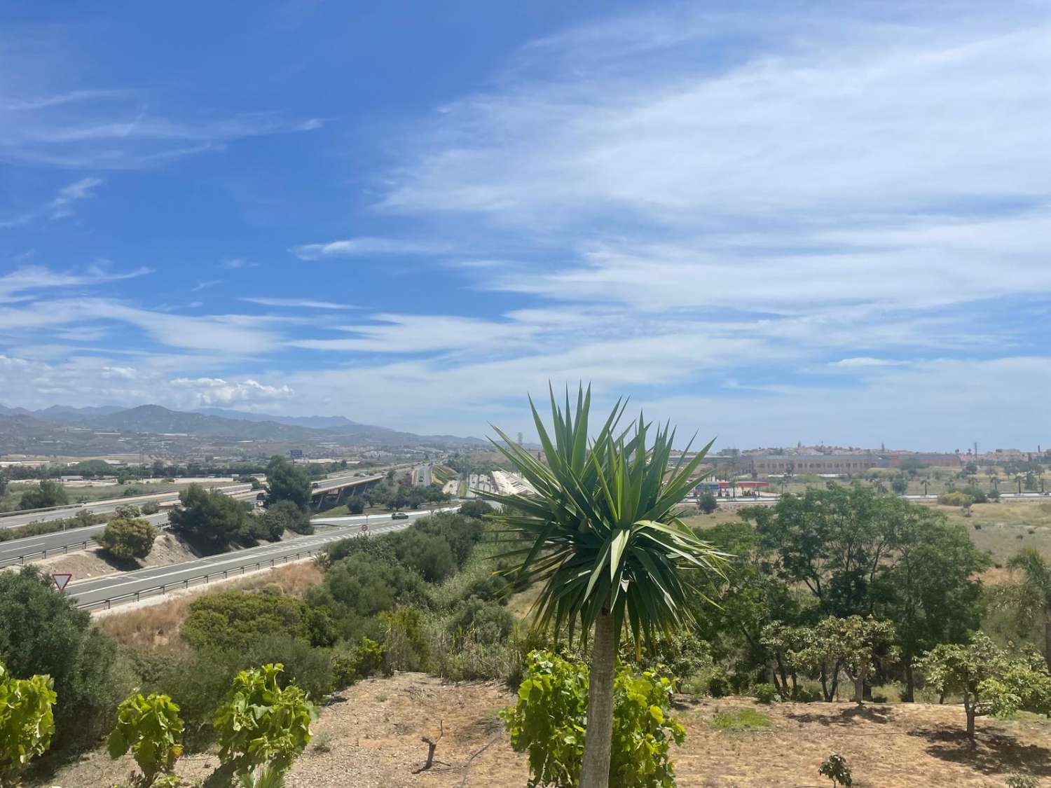 Casa rural con terreno en Velez-Málaga