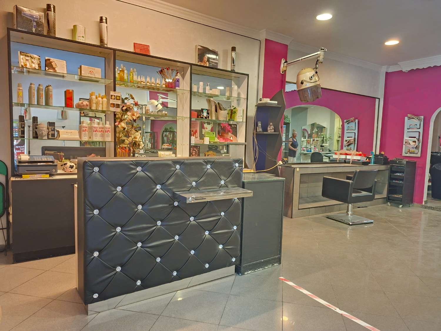 Local con garaje a la venta