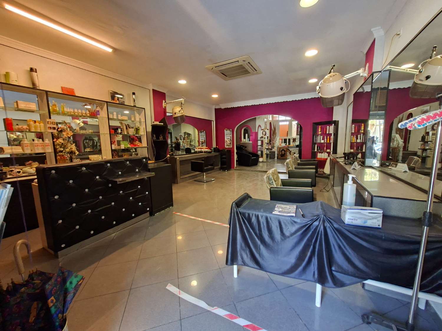 Local con garaje a la venta