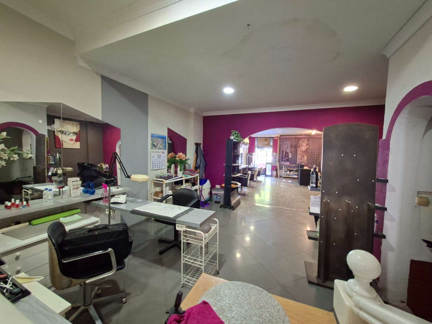 Local con garaje a la venta