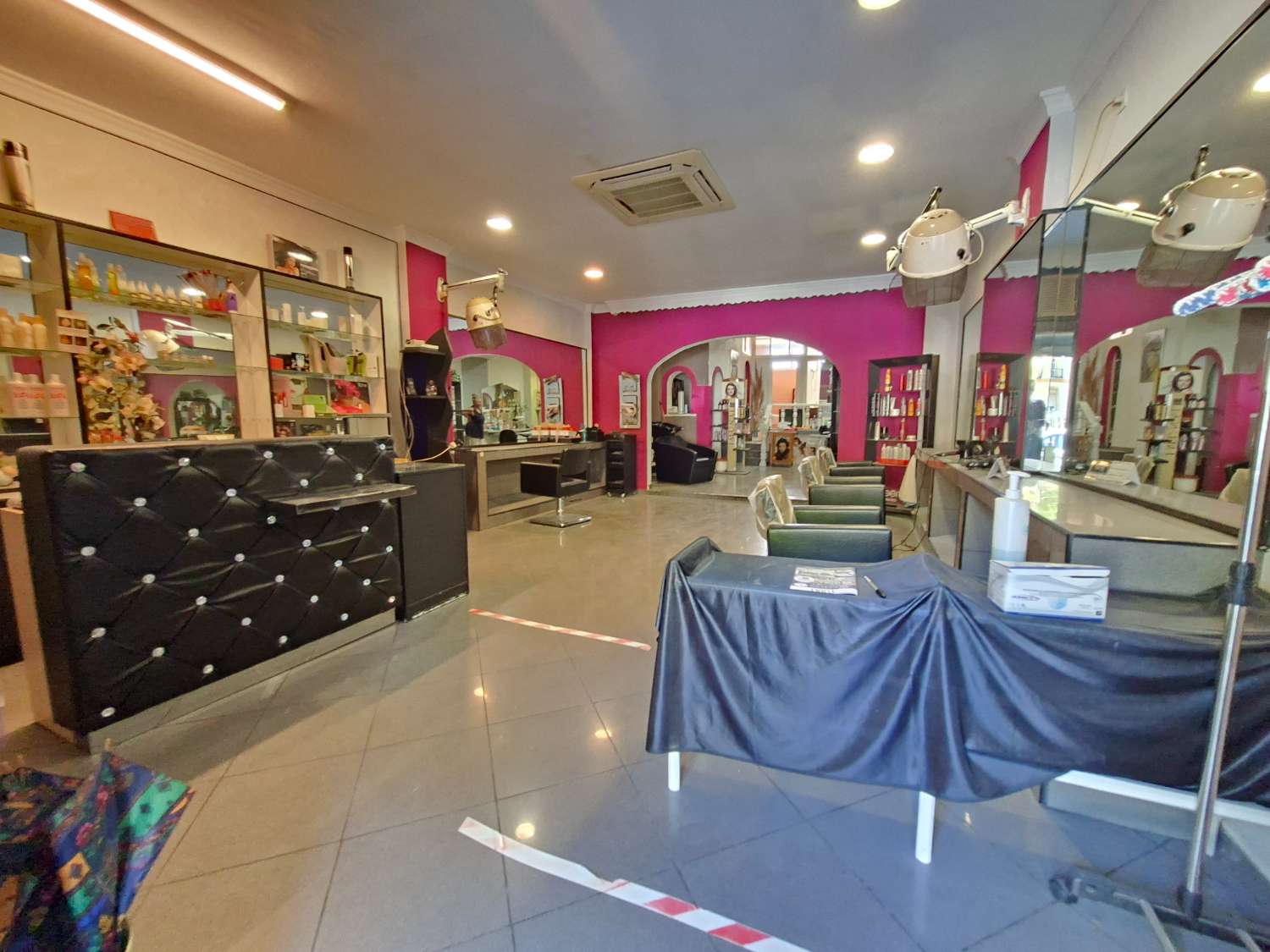 Local con garaje a la venta