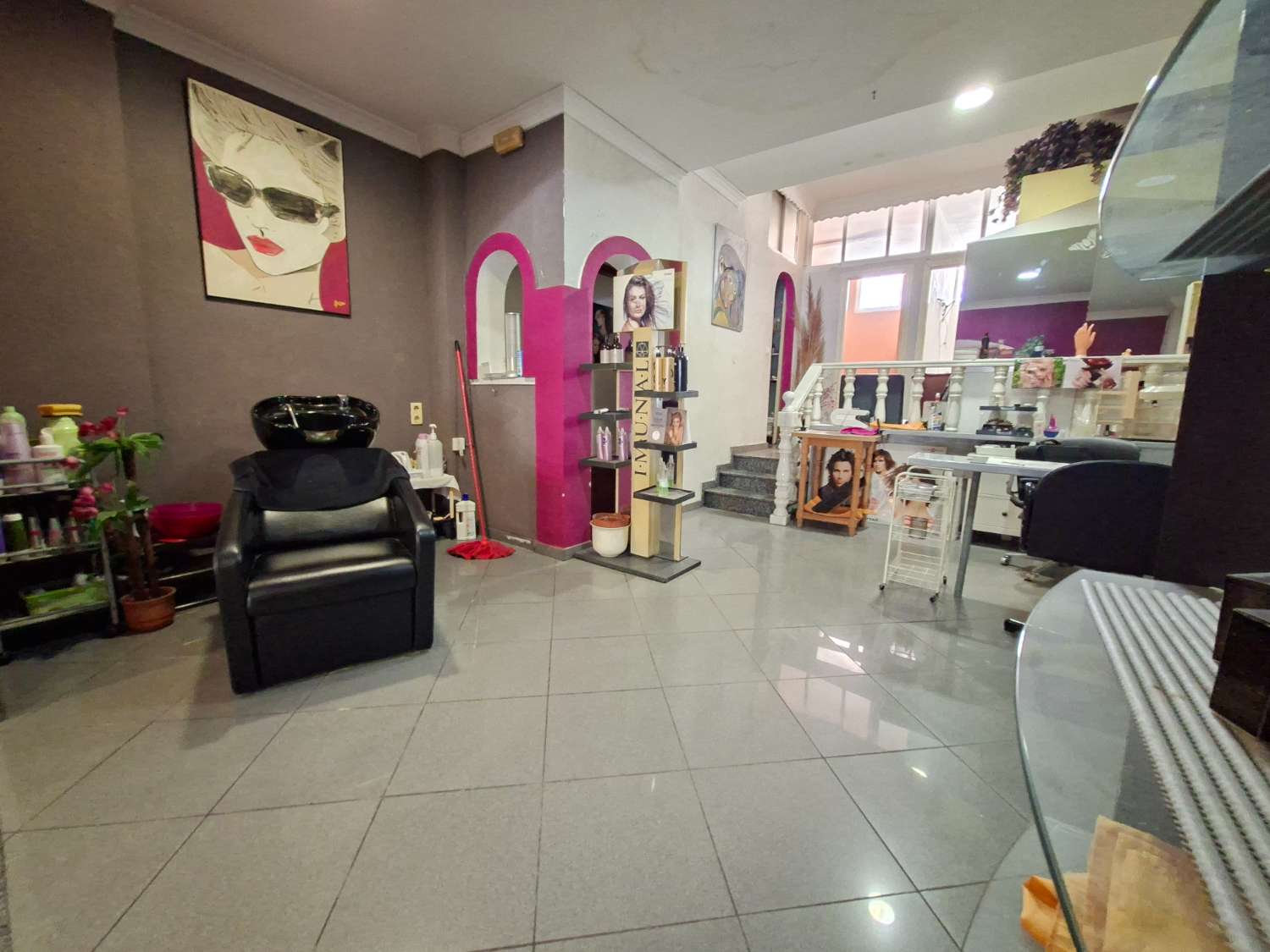 Local con garaje a la venta