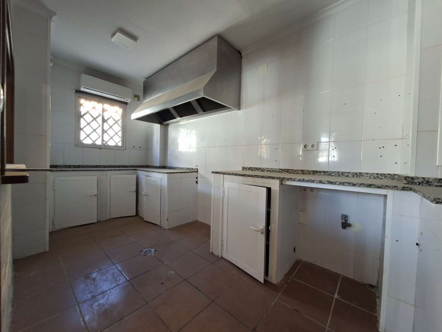 Local en venta  Torre del Mar