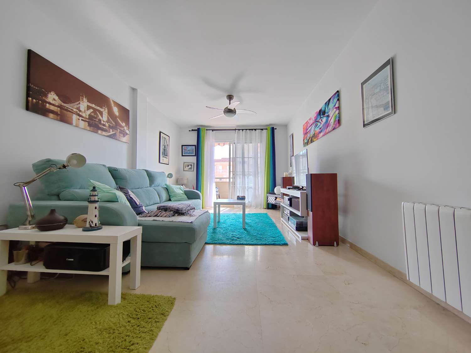 Vivienda Amplia y Luminosa a 50 Metros de la Playa – Caleta de Vélez