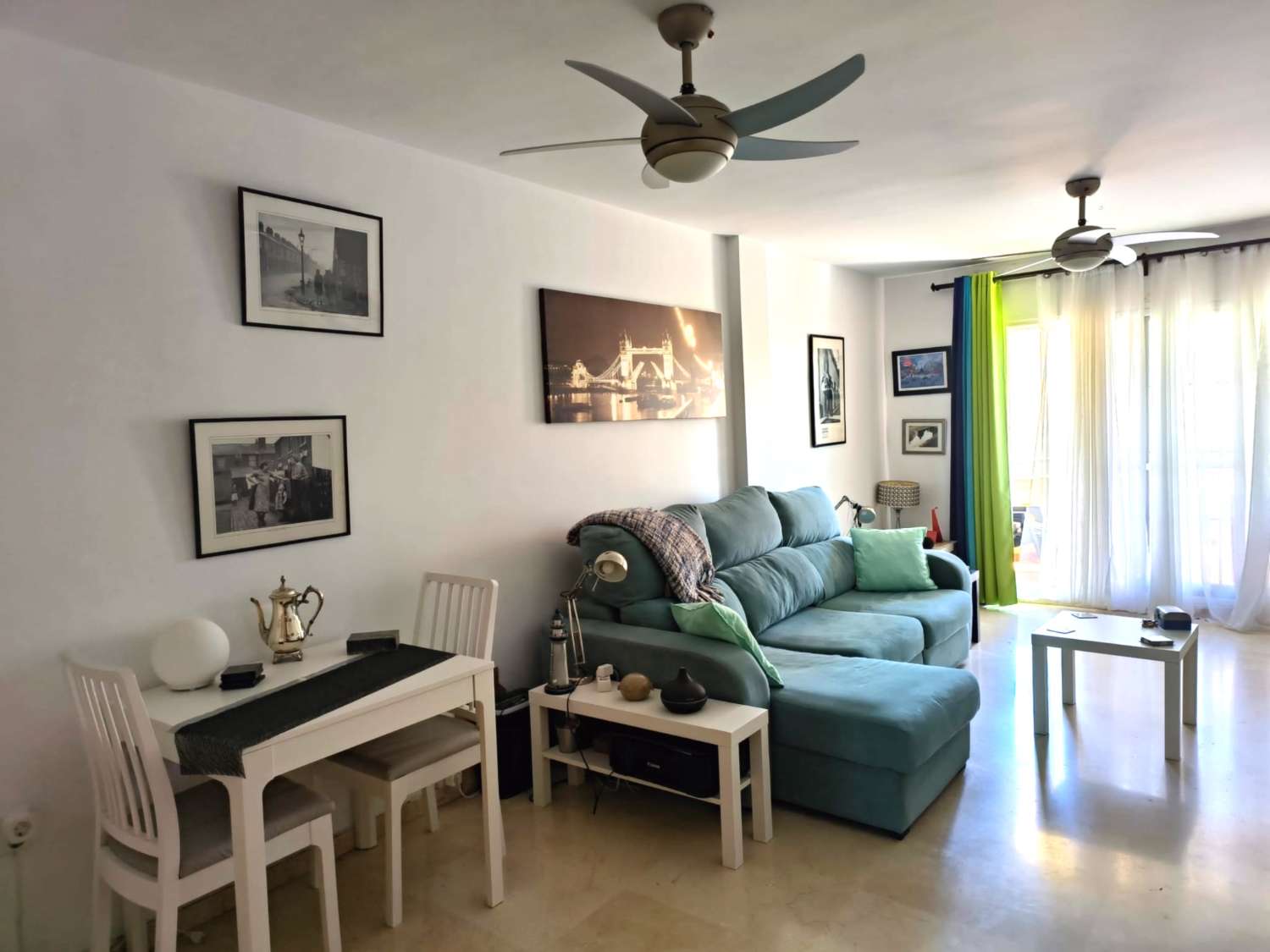 Vivienda Amplia y Luminosa a 50 Metros de la Playa – Caleta de Vélez