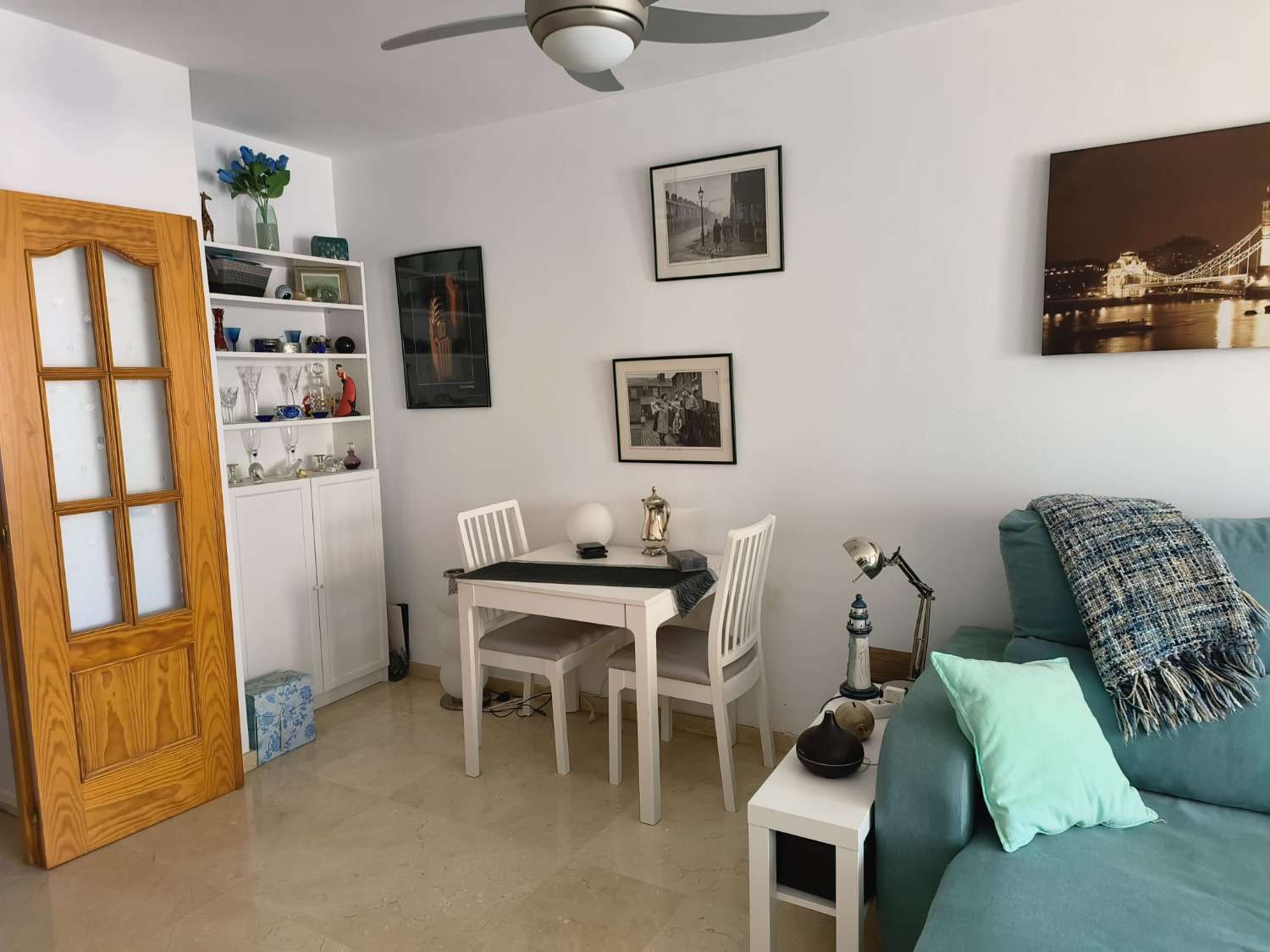 Vivienda Amplia y Luminosa a 50 Metros de la Playa – Caleta de Vélez