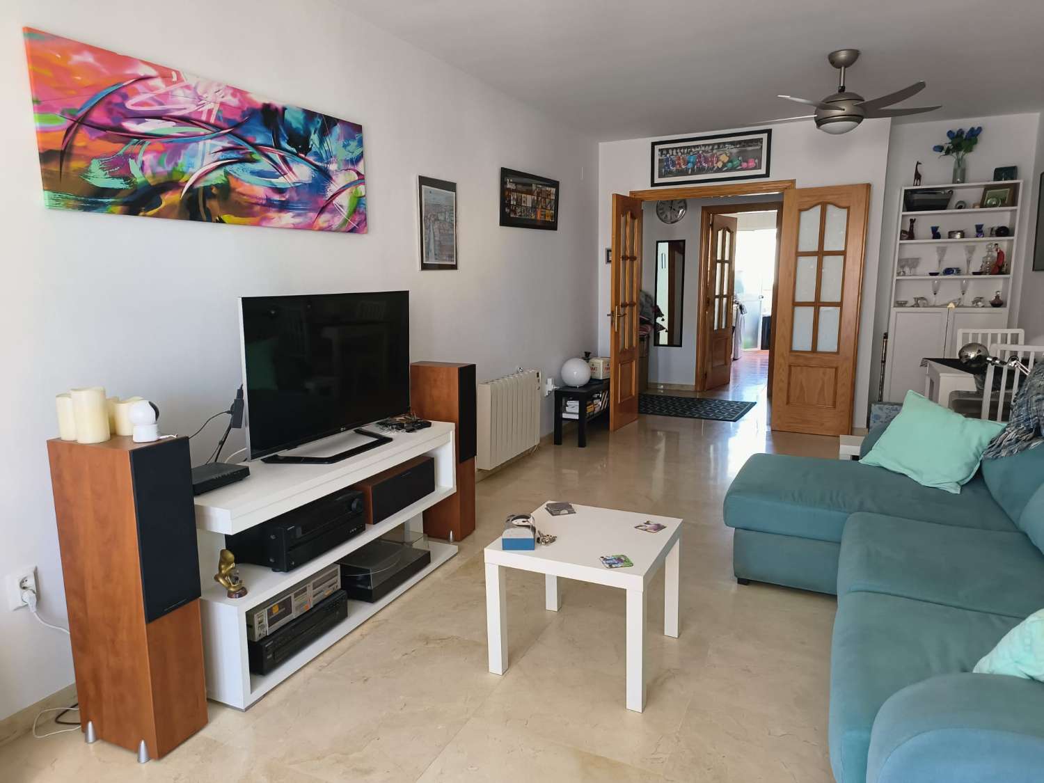 Vivienda Amplia y Luminosa a 50 Metros de la Playa – Caleta de Vélez