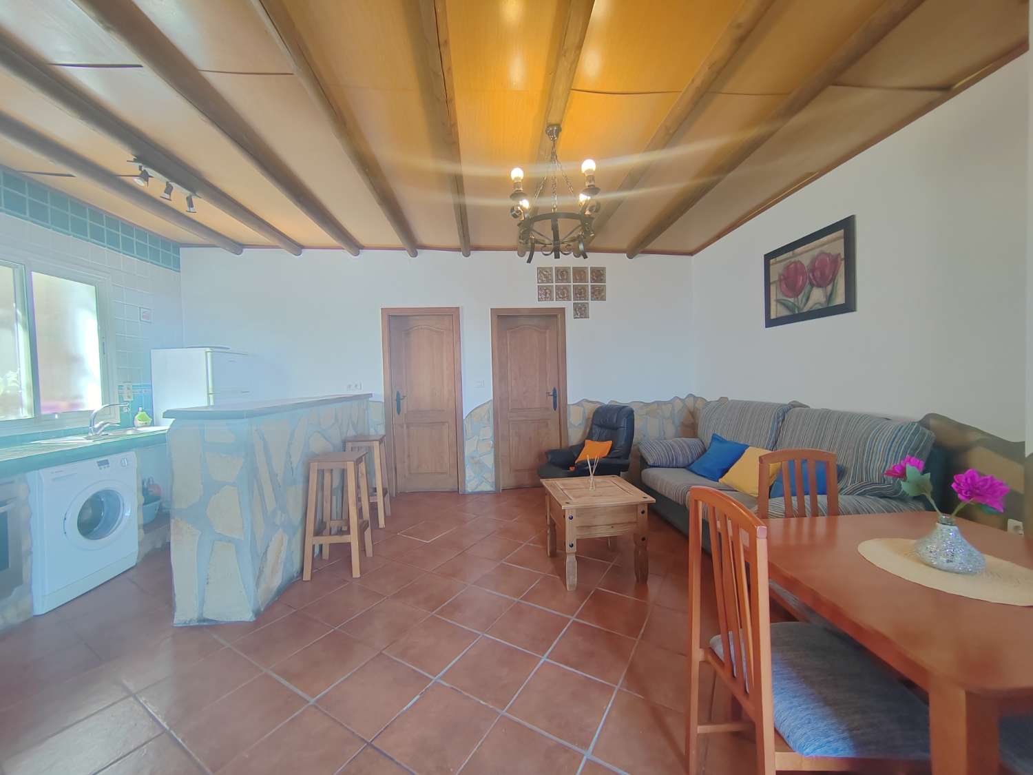 Casa con vistas espectaculares en Competa y apartamento independiente