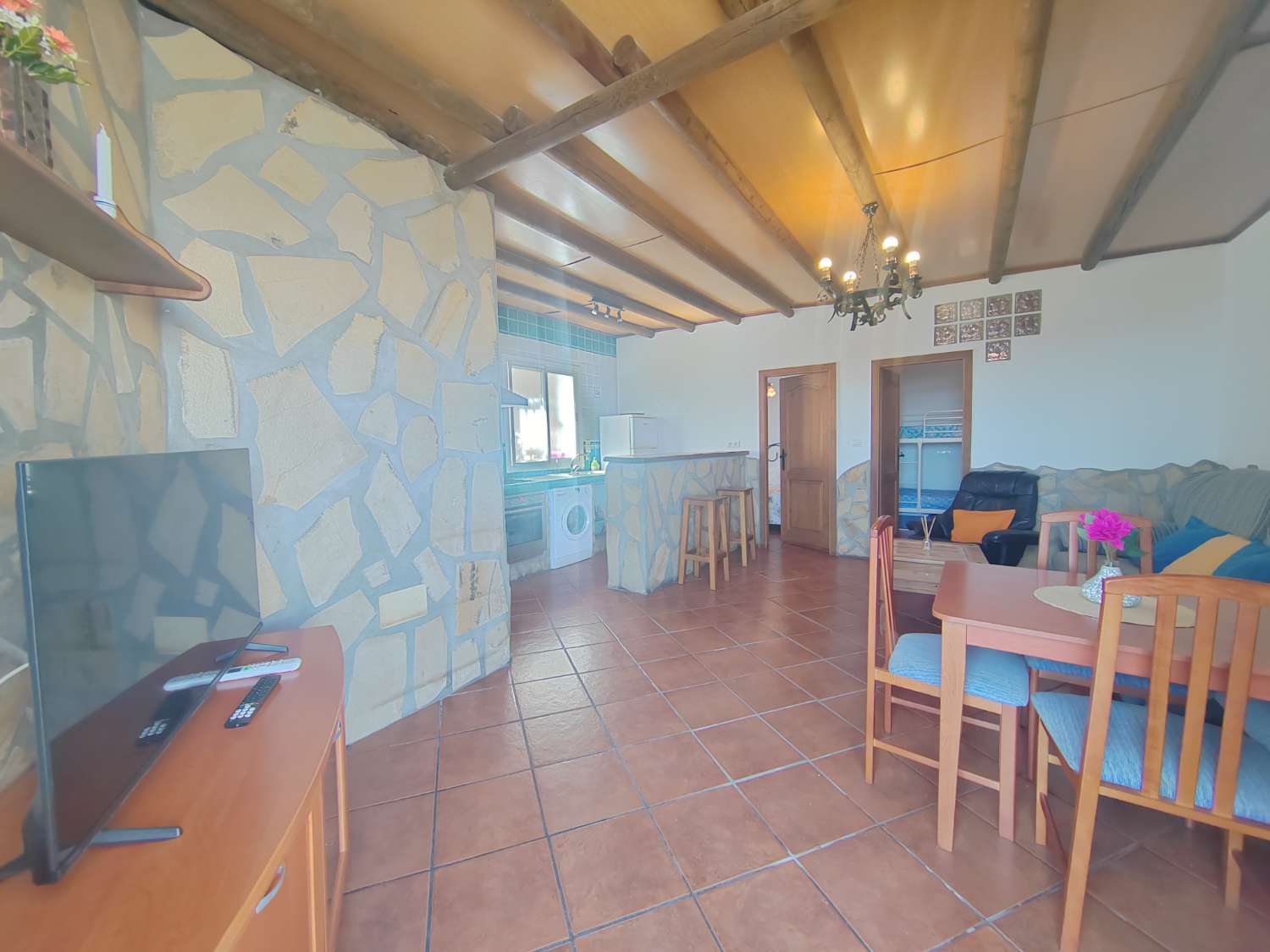 Casa con vistas espectaculares en Competa y apartamento independiente