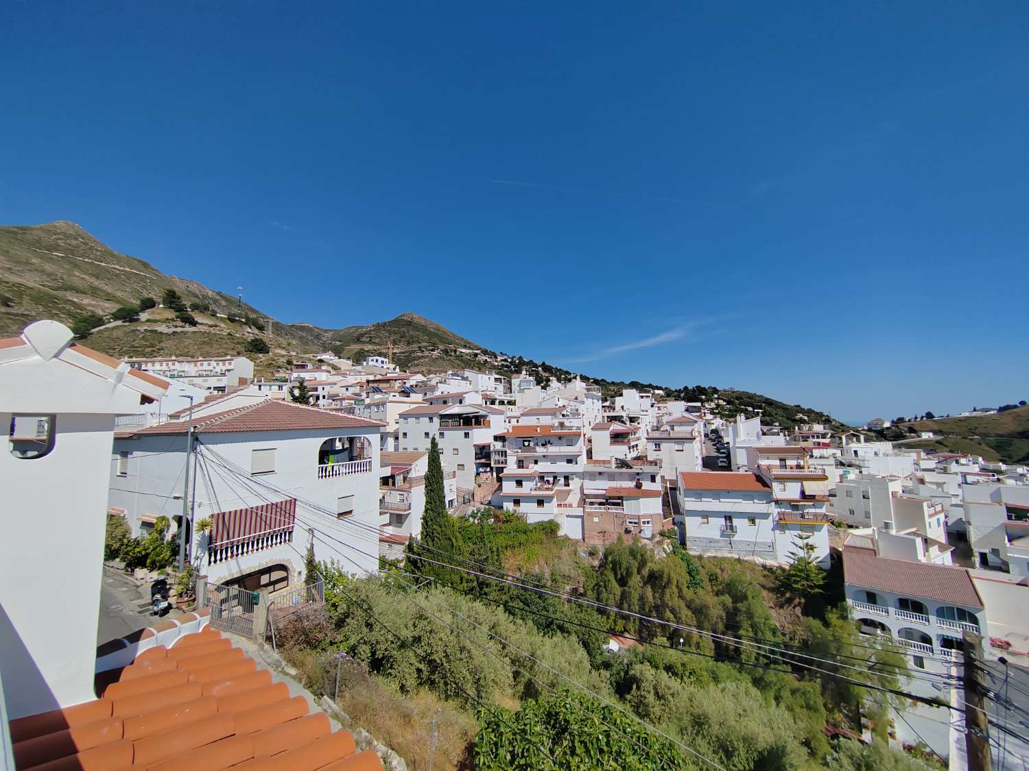 Casa con vistas espectaculares en Competa y apartamento independiente