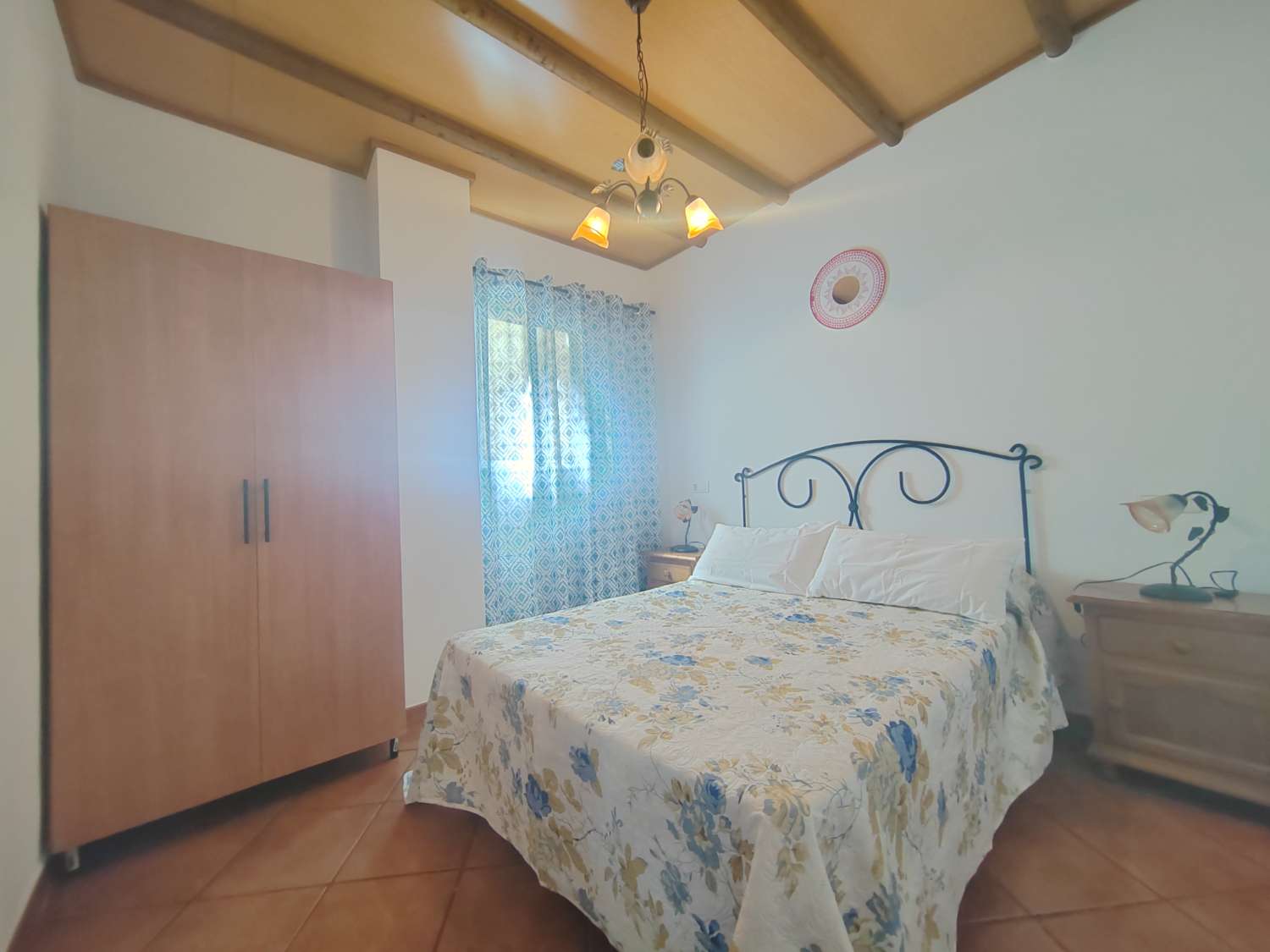 Casa con vistas espectaculares en Competa y apartamento independiente