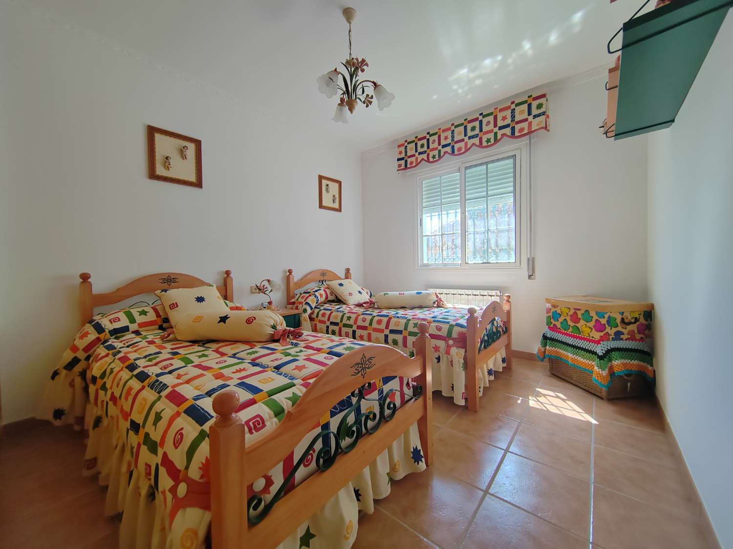 Casa con vistas espectaculares en Competa y apartamento independiente