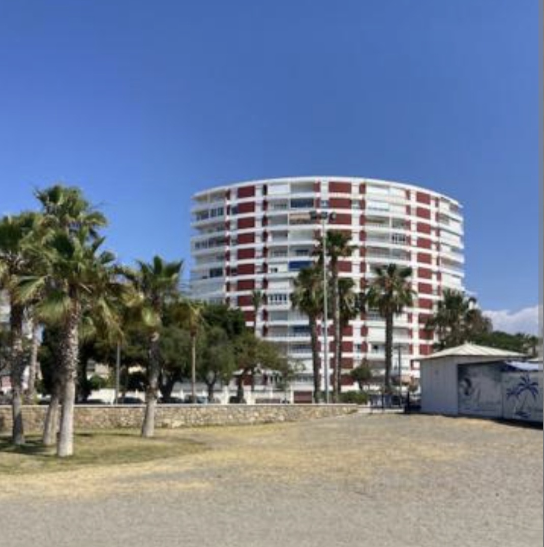 Piso en primera linea de playa Torre del Mar