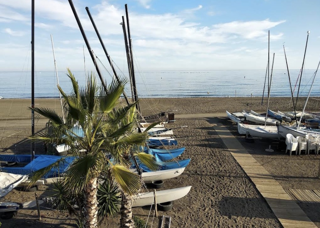 Piso en primera linea de playa Torre del Mar