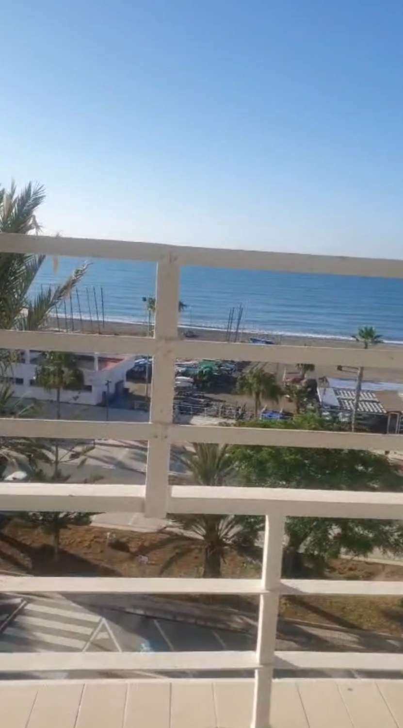 Piso en primera linea de playa Torre del Mar