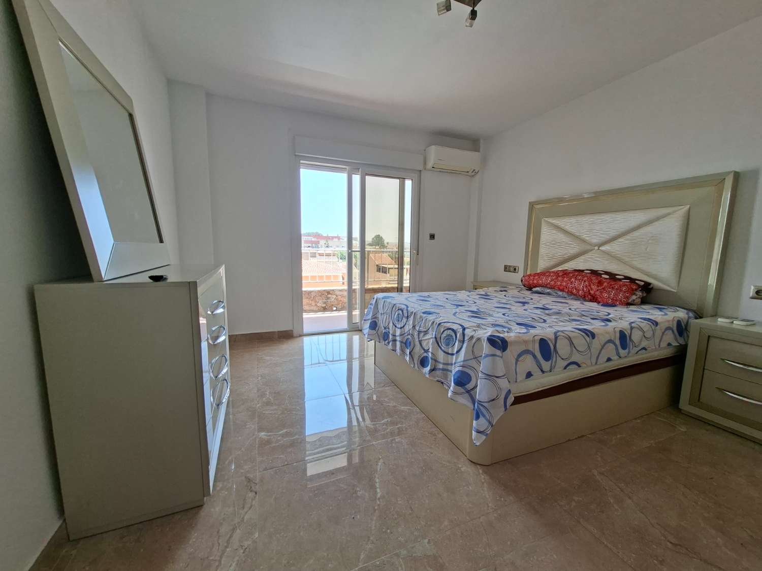 Piso de 3 dormitorios Vélez-Málaga