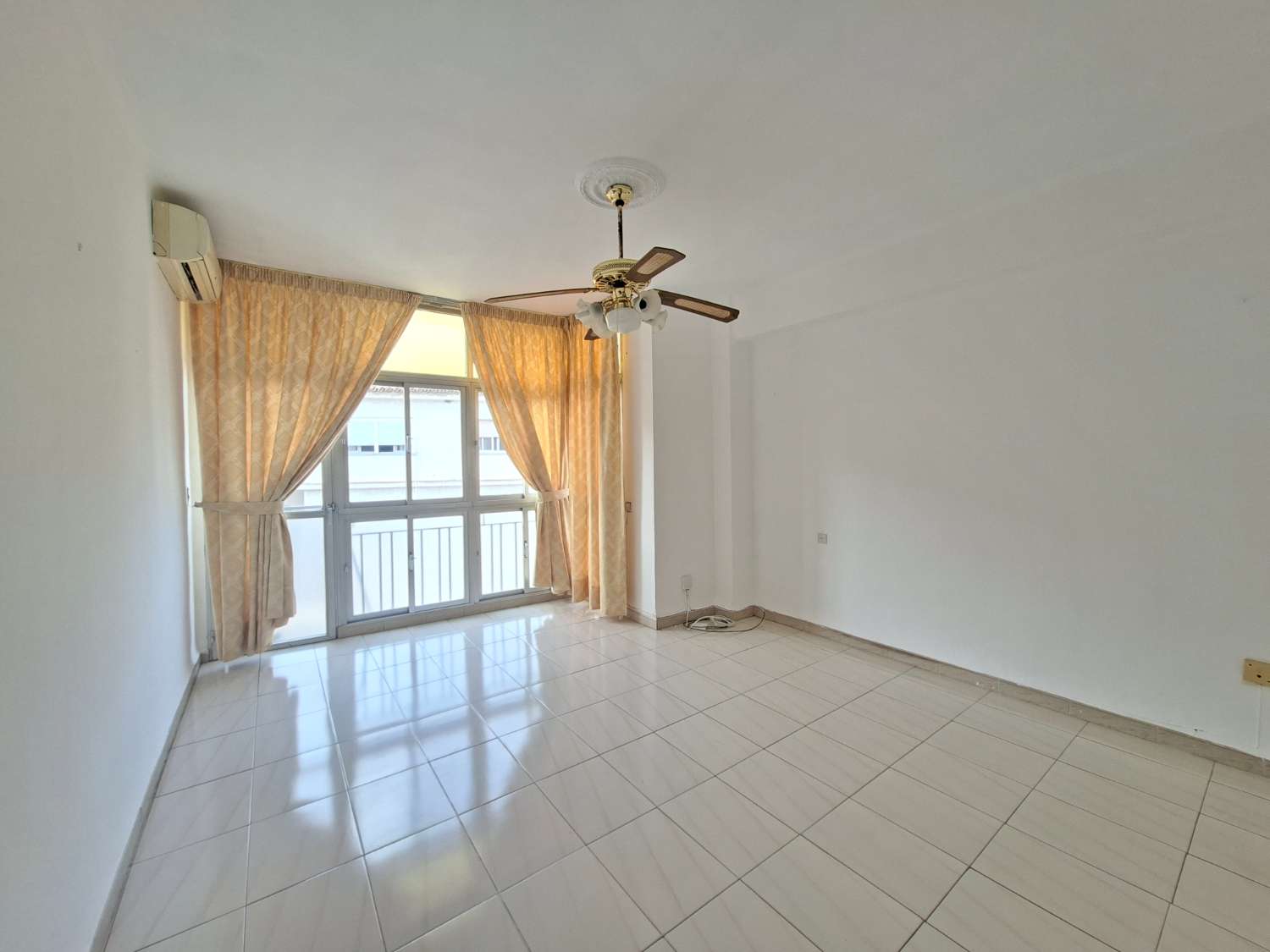 3-Bedroom Apartment in Vélez-Málaga
