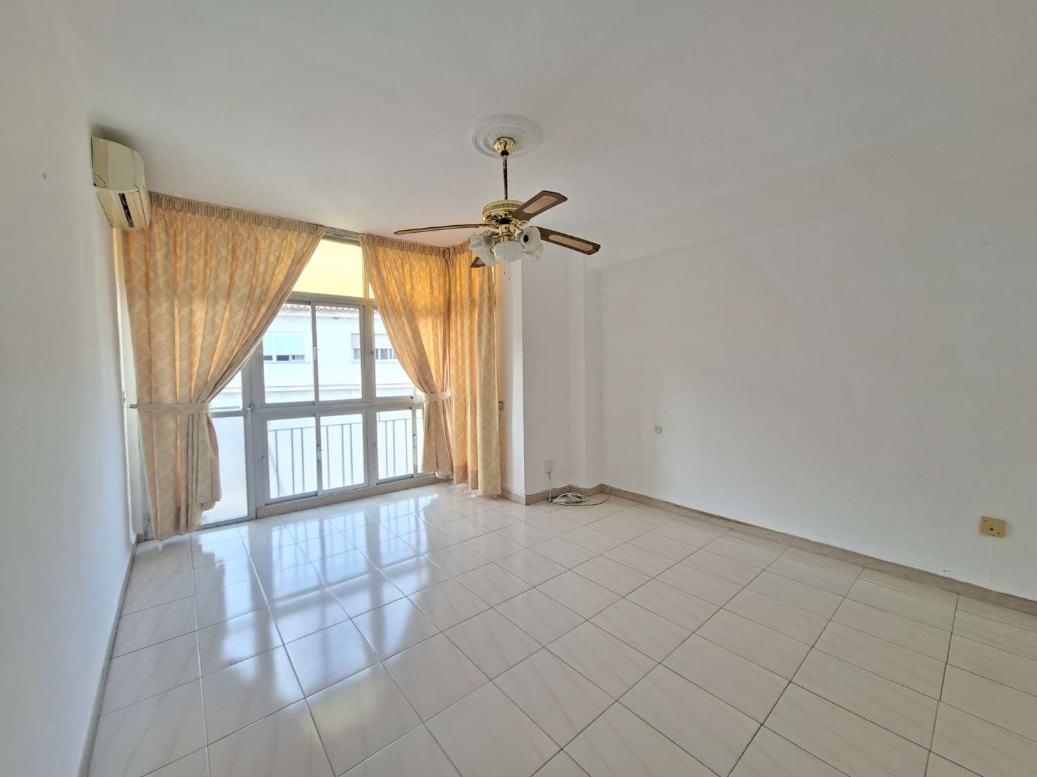 3-Bedroom Apartment in Vélez-Málaga