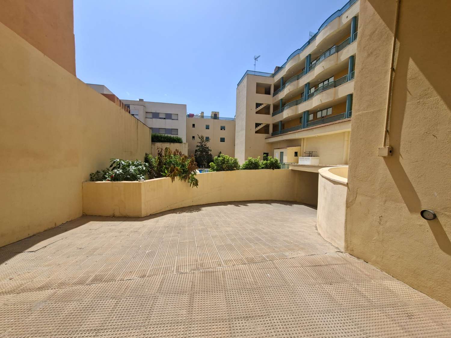 Garage with 145 m² Torre del Mar