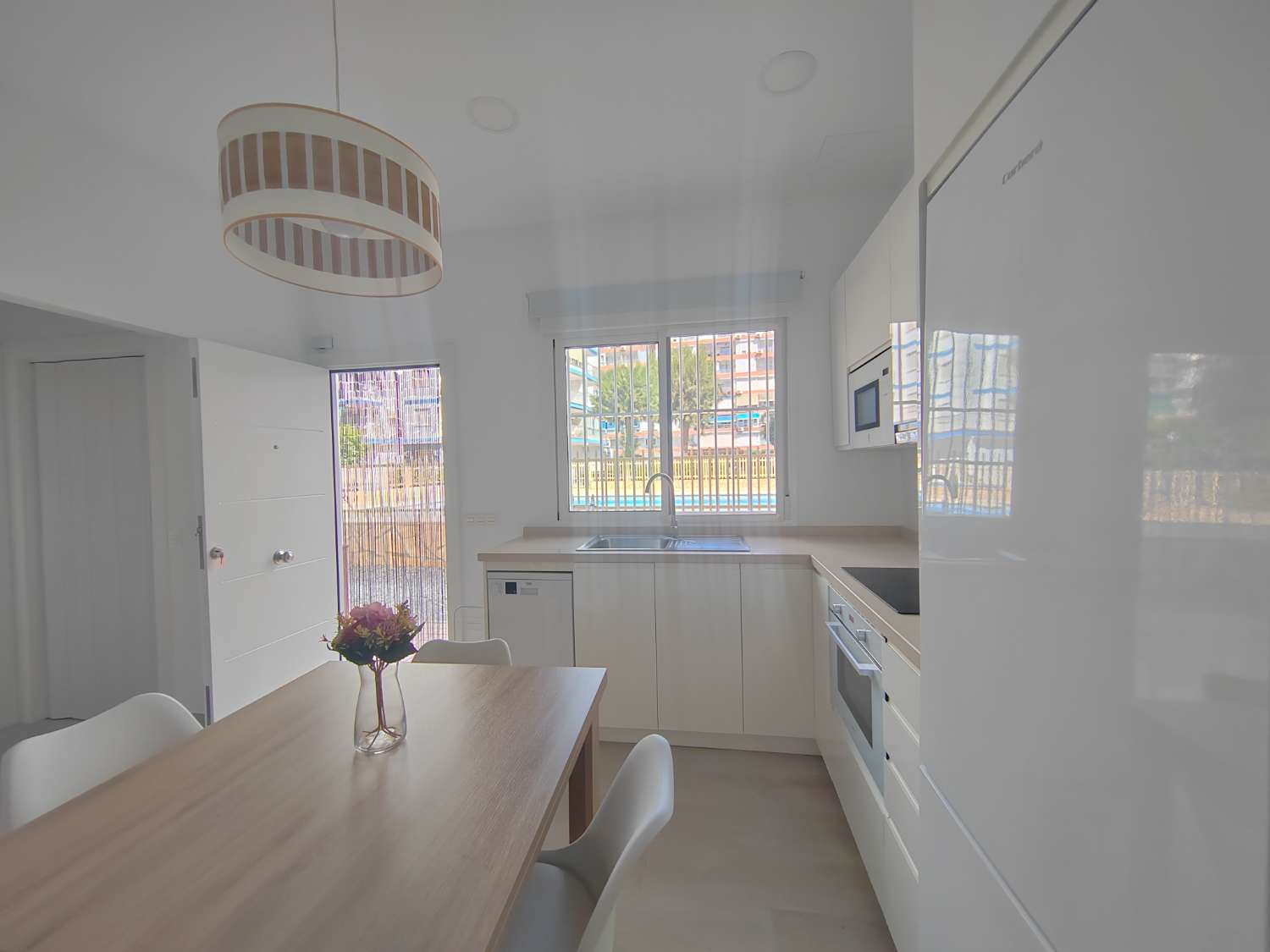 Apartamento en planta baja en primera línea de playa en Torre del Mar